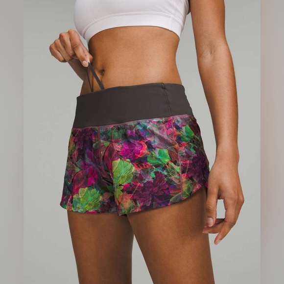 Lululemon Athletica purple and Green printed floral Shorts size 6 - Picture 1 of 8
